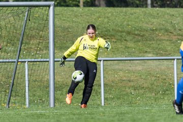 Bild 325 - B-Juniorinnen Bramstedter TS - SSV Hennstedt : Ergebnis: 3:7